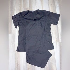 All black cotton scrubs set with multiple pockets